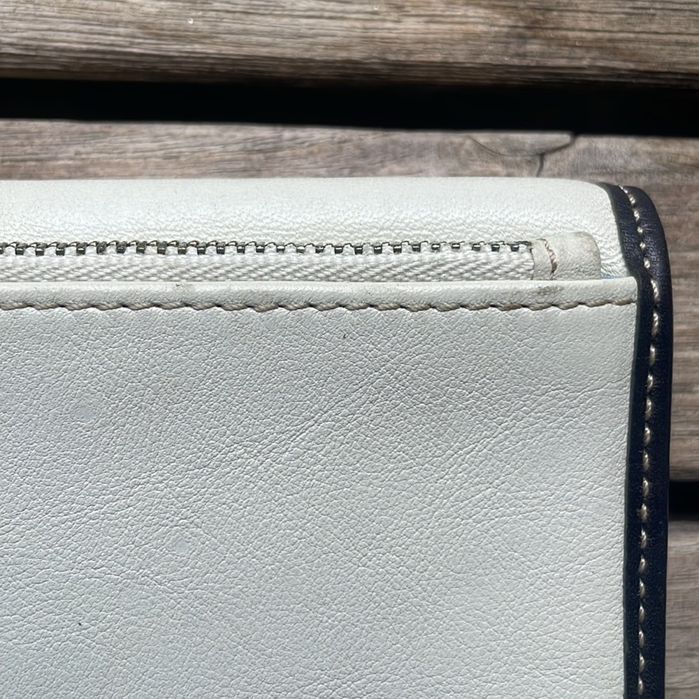 Authentic Coach White Black Genuine Leather Wallet Clutch Blue Lining - Picture 8 of 10